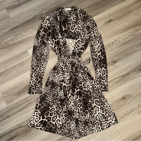 Calvin Klein Animal Print Women's wrap dress midi - Picture 2 of 4
